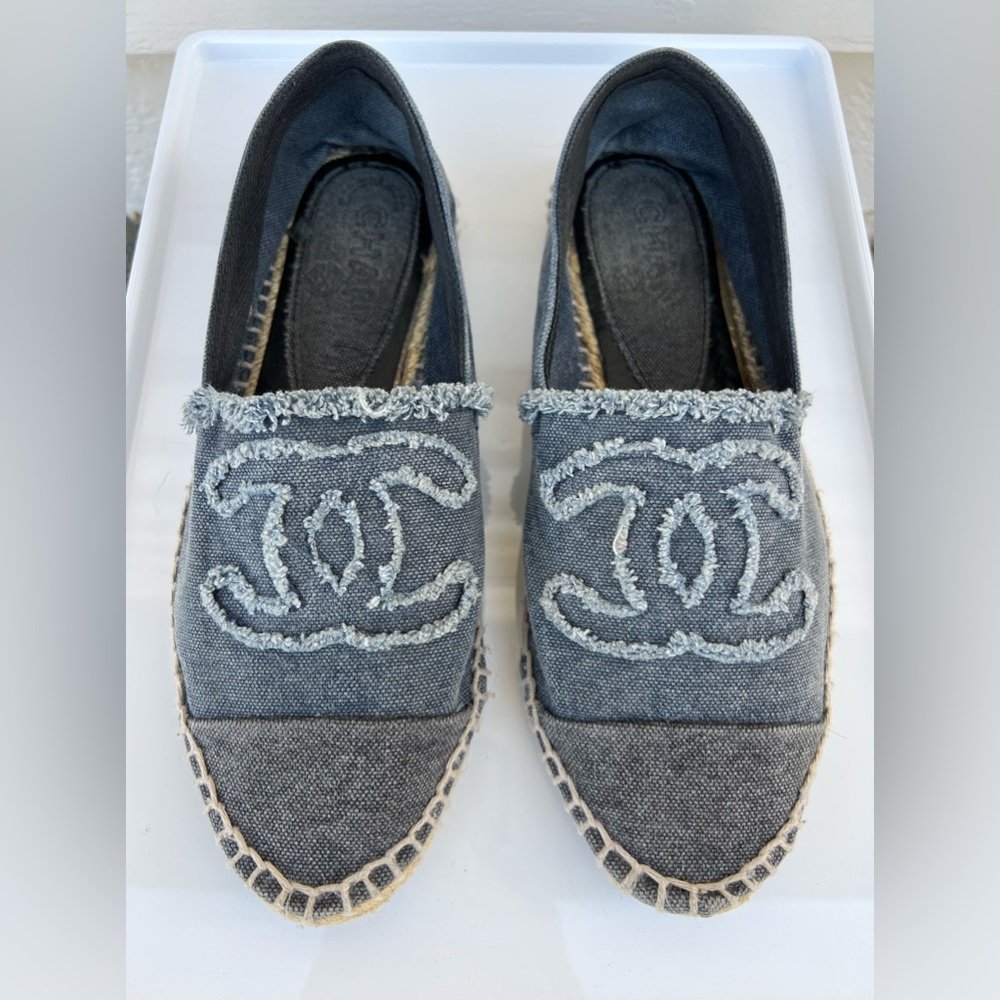 Chanel two tone espadrilles sz. 39
